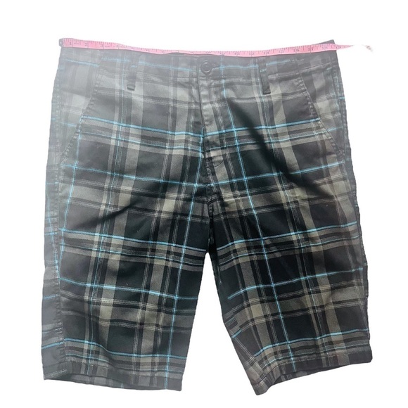 BLUENOTES shorts classic flat front  plaid knee length cargo waist 38" - Picture 10 of 11